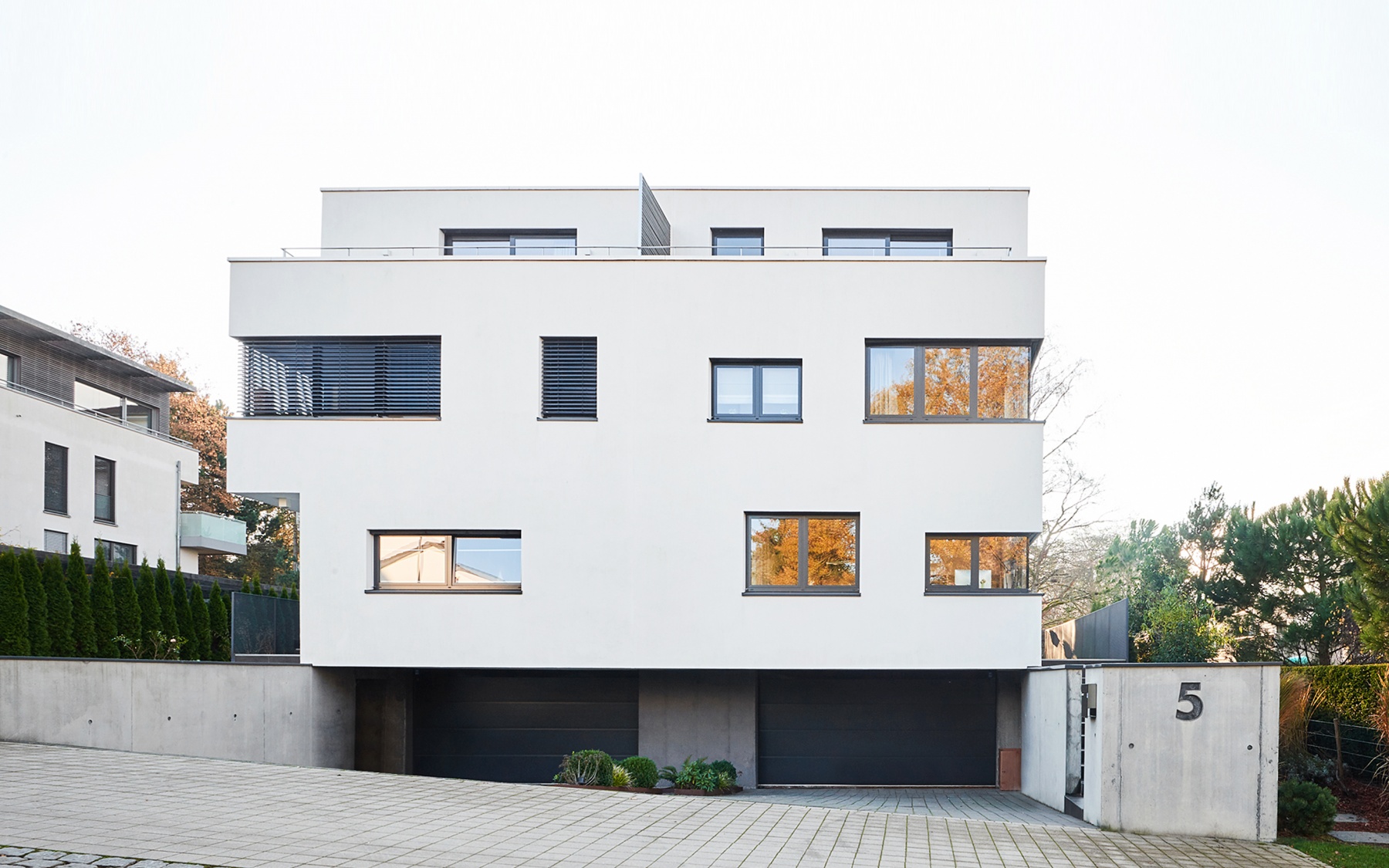 Furnished architect house in Bridel